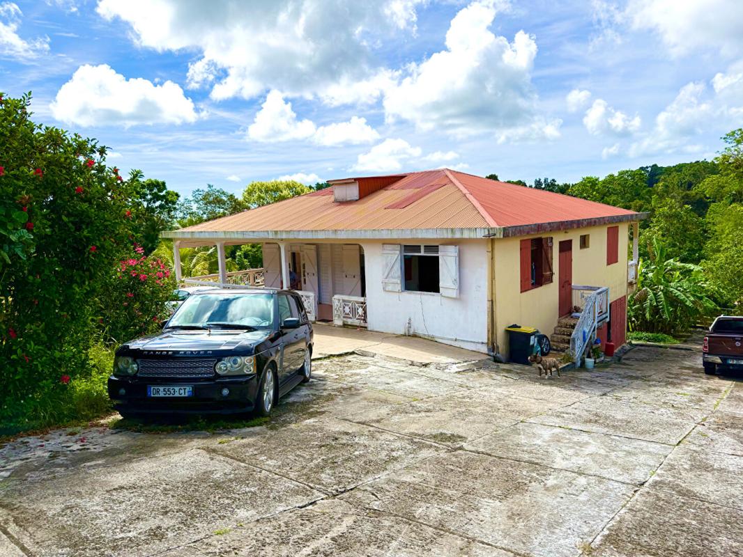 PETIT-BOURG Maison 7 pièce(s) 180 m2 Secteur Vallombreuse-Petit Bourg 1