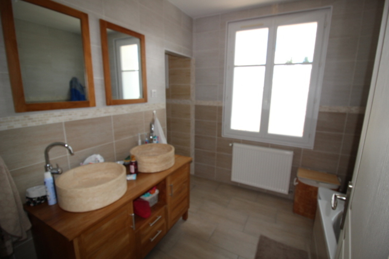 CHATELLERAULT Maison Chatellerault 7 pièce(s) 171.96 m2 5
