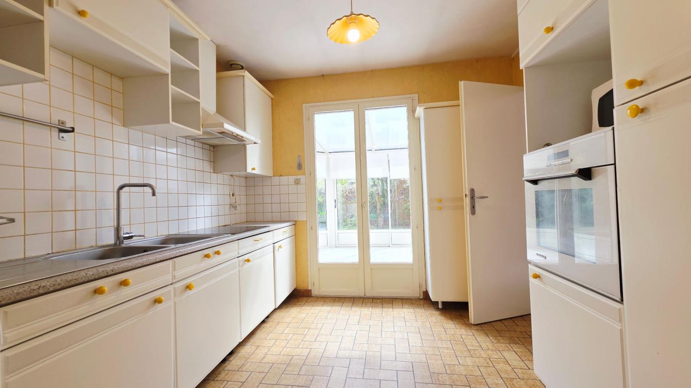 BOURGES BOURGES MAISON 122M² 6 PIECES 4 CHAMBRES GARAGE SOUS-SOL JARDIN 6