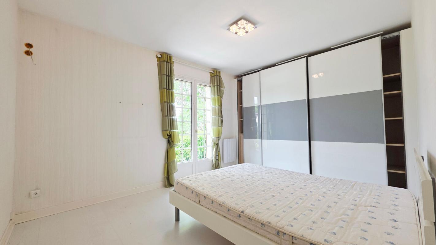 BOURGES BOURGES MAISON 122M² 6 PIECES 4 CHAMBRES GARAGE SOUS-SOL JARDIN 8