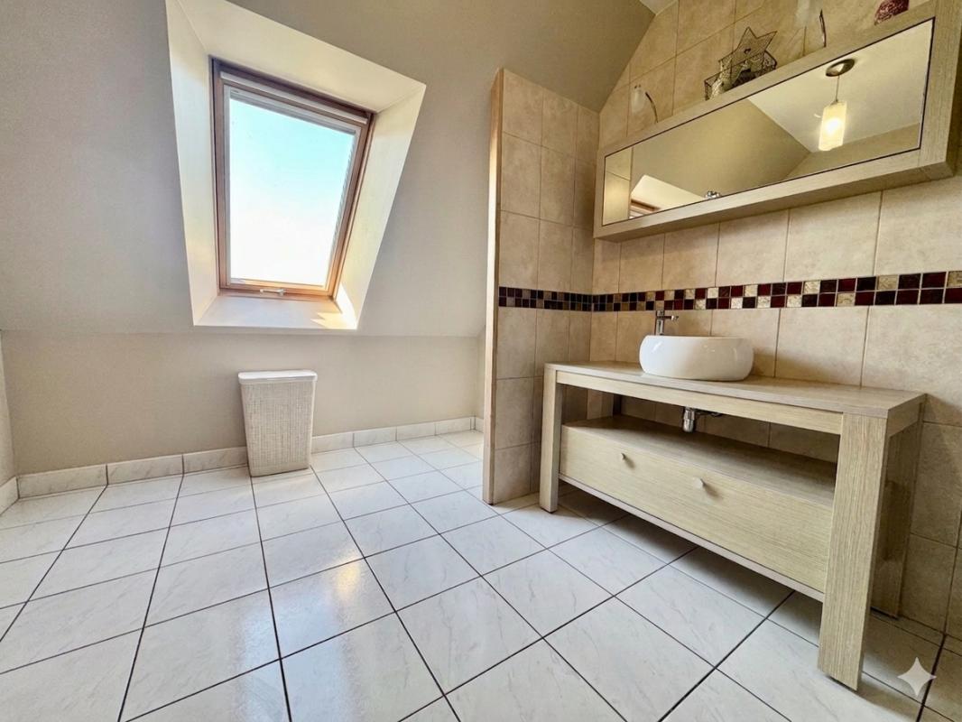 AMIENS Appartement Amiens 3 pièce(s) 111 m2 8