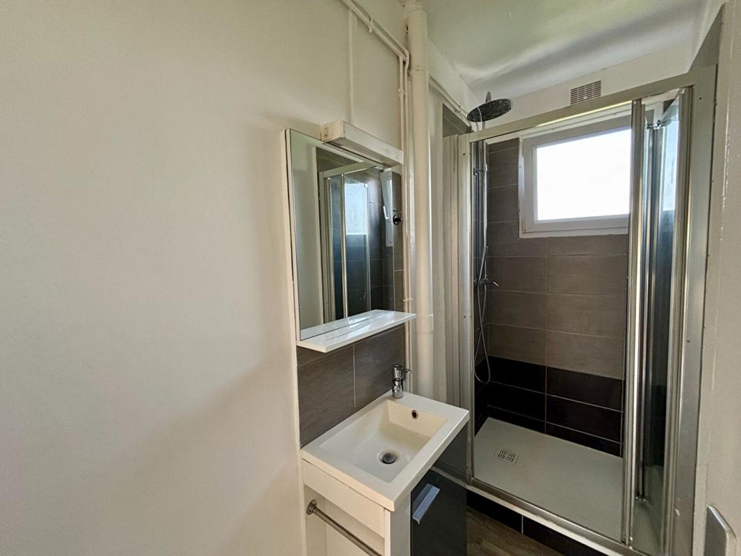 NEVERS Appartement Nevers - Balcon - Parking - 2 chambres 5