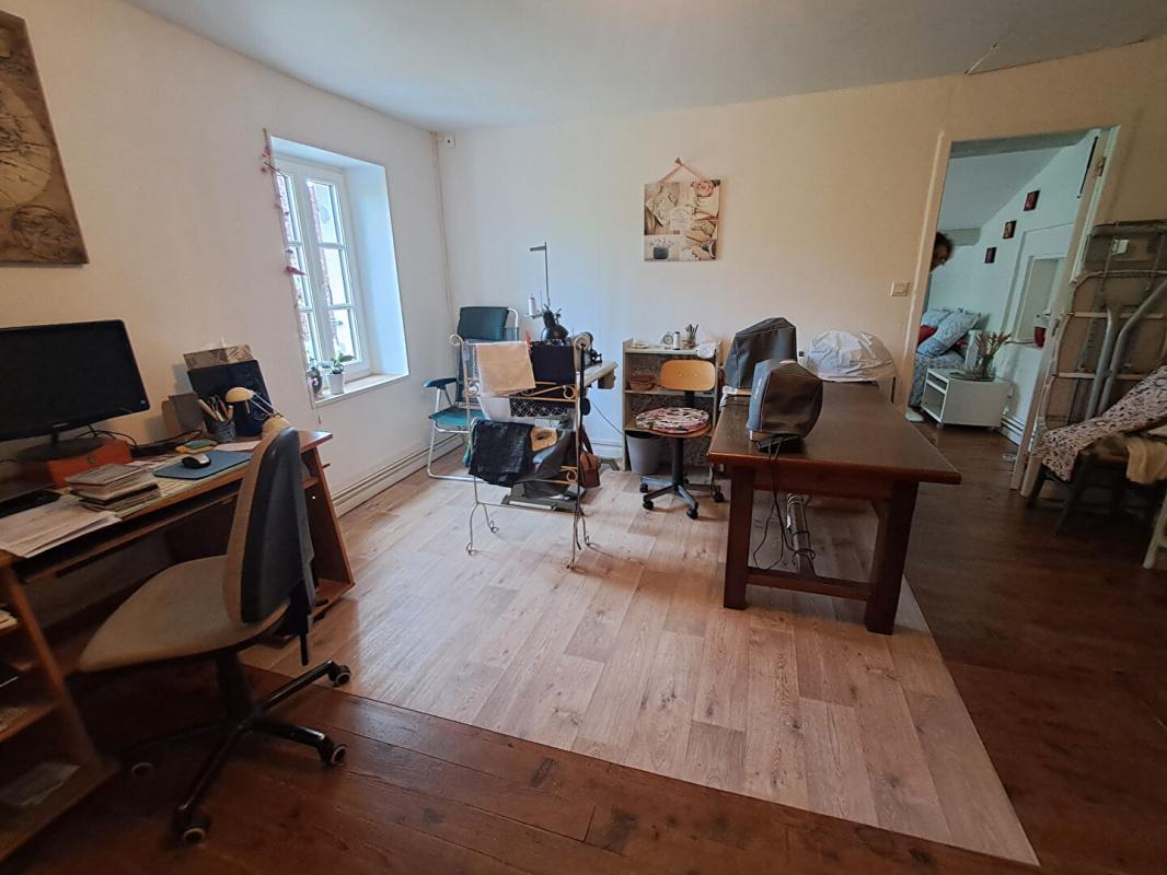 SAINT-PIERRE-LE-VIEUX propriété de charme  de 195m2 à Saint Pierre Le Vieux 10
