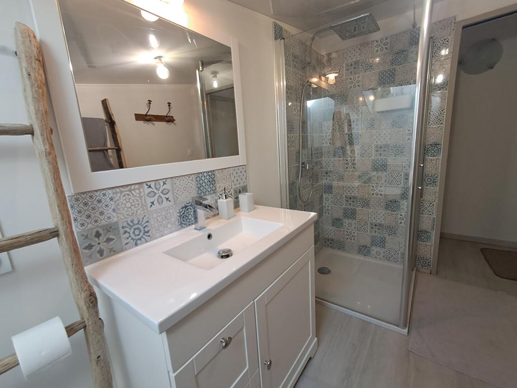 SAINT-PIERRE-LE-VIEUX propriété de charme  de 195m2 à Saint Pierre Le Vieux 12