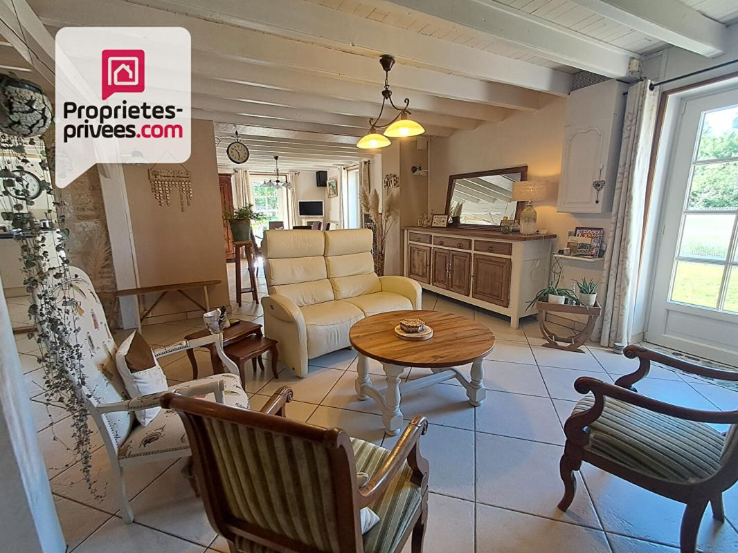 SAINT-PIERRE-LE-VIEUX propriété de charme  de 195m2 à Saint Pierre Le Vieux 3