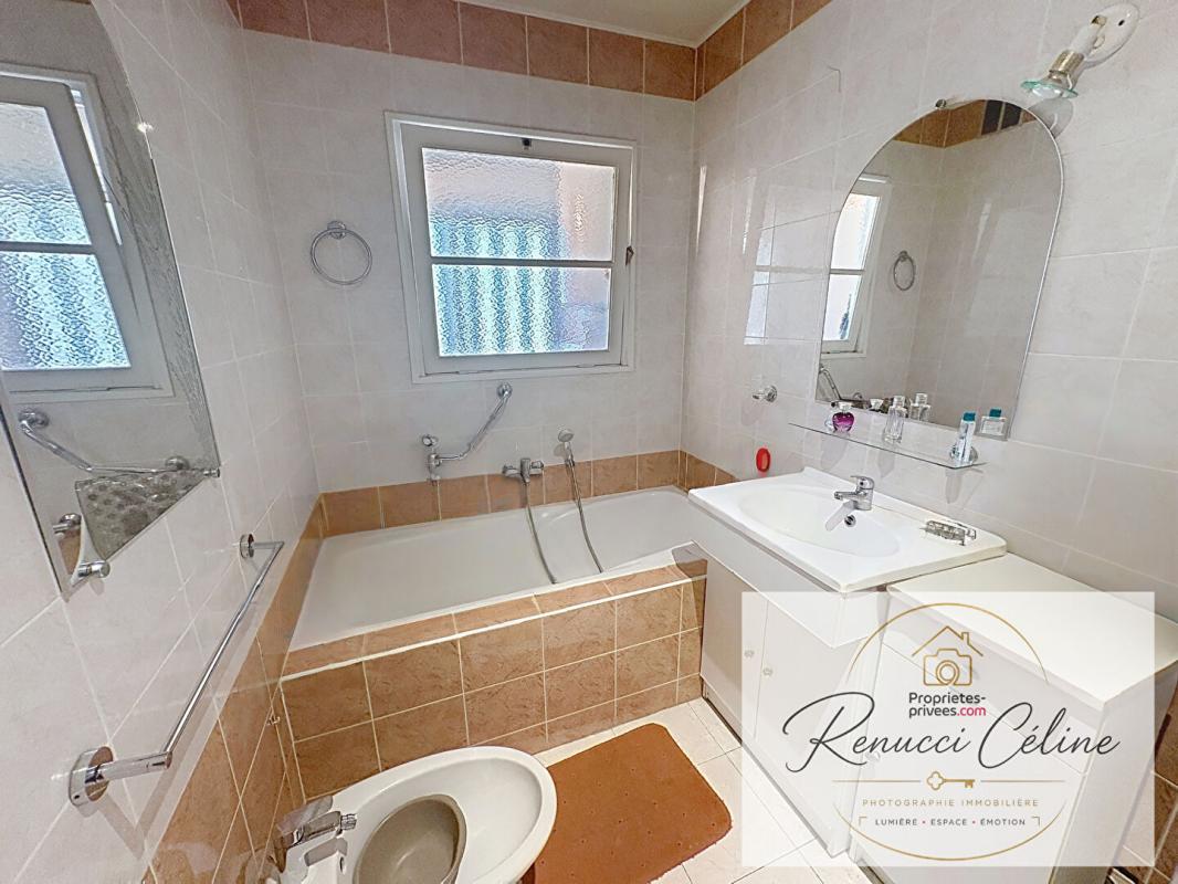 AJACCIO Appartement T3 à rénover Noël Franchini 12