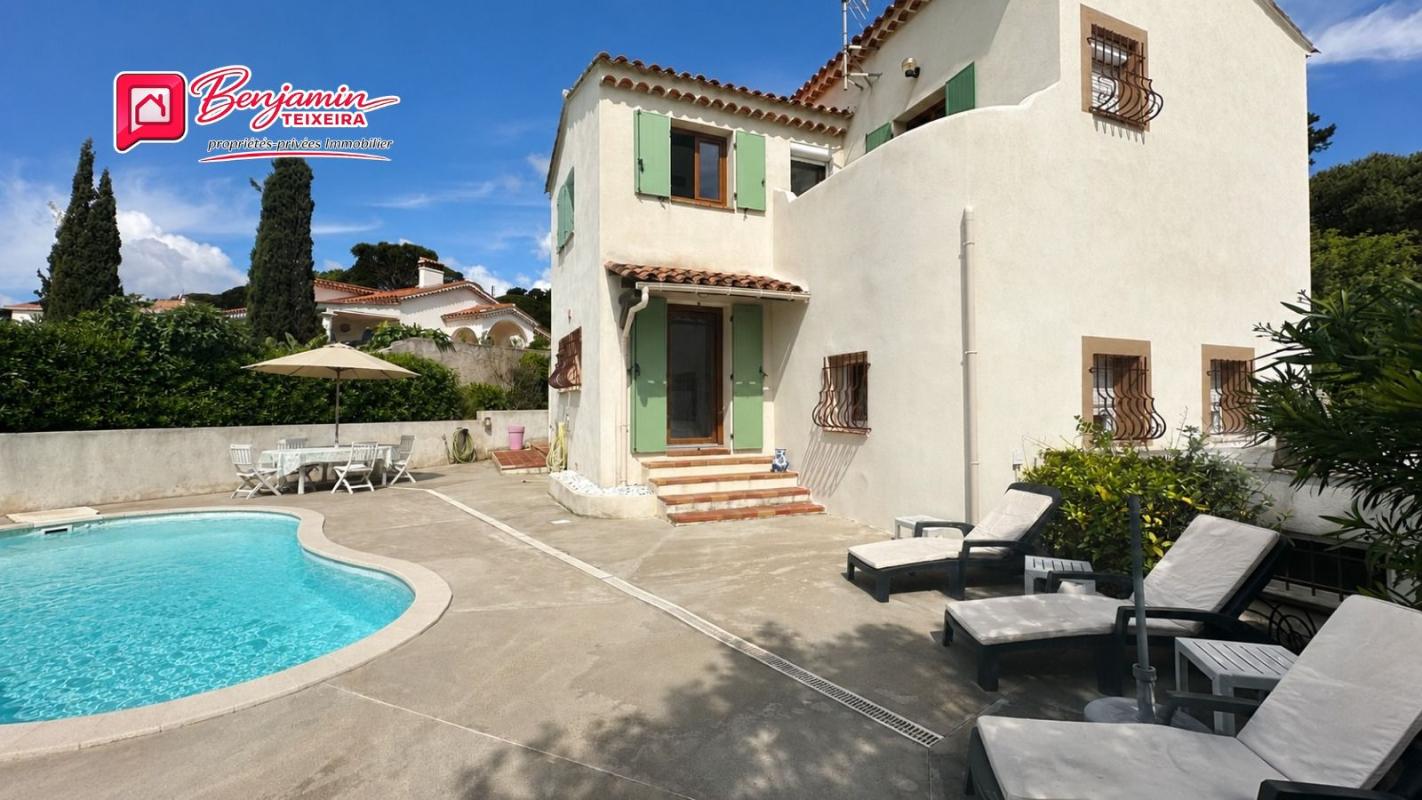 SAINTE-MAXIME Villa Sainte Maxime 6 pièce(s) 117 m2 - Garage 27m² - Vue mer - piscine 1