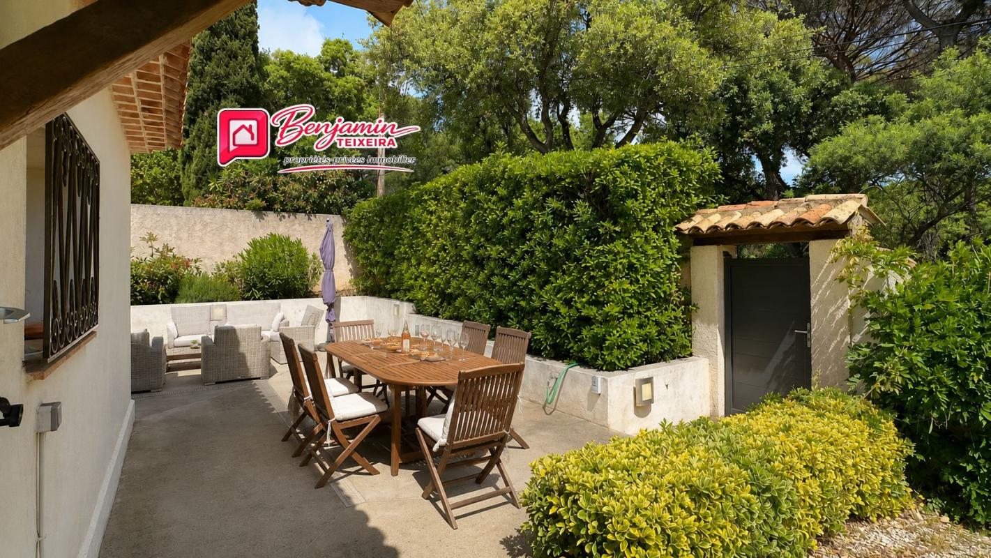 SAINTE-MAXIME Villa Sainte Maxime 6 pièce(s) 117 m2 - Garage 27m² - Vue mer - piscine 14