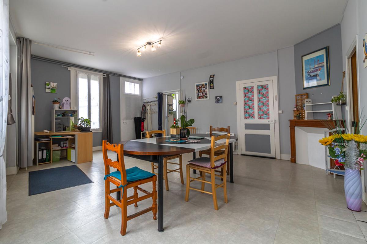 CHABRIS Maison Chabris 7 pièce(s) 134.98 m2 5
