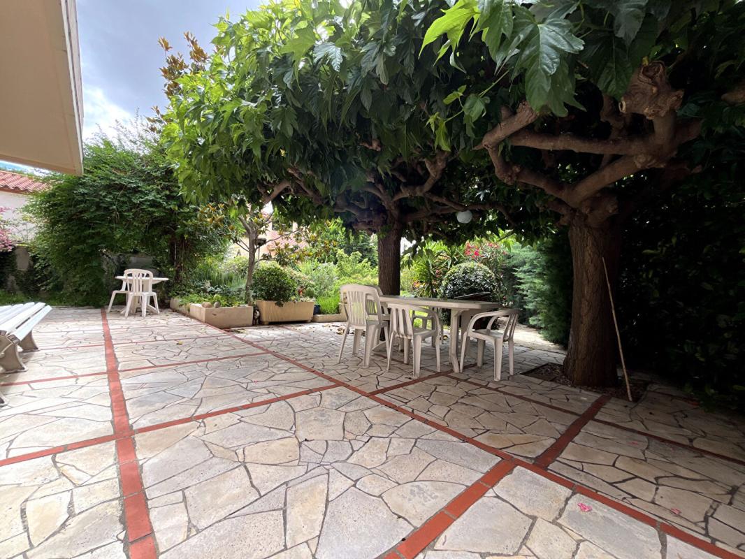PERPIGNAN Charmante villa familiale de style Architecte de 184 m² sur un terrain 4 faces piscinable dans un secteur très calme 1