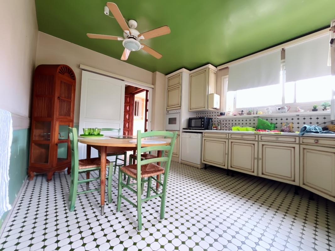 PERPIGNAN Charmante villa familiale de style Architecte de 184 m² sur un terrain 4 faces piscinable dans un secteur très calme 14