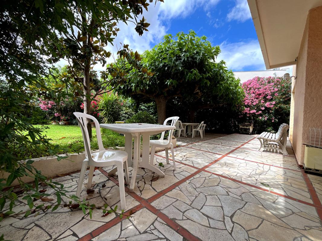 PERPIGNAN Charmante villa familiale de style Architecte de 184 m² sur un terrain 4 faces piscinable dans un secteur très calme 3