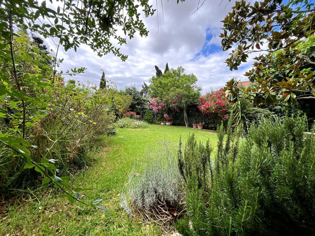 PERPIGNAN Charmante villa familiale de style Architecte de 184 m² sur un terrain 4 faces piscinable dans un secteur très calme 5