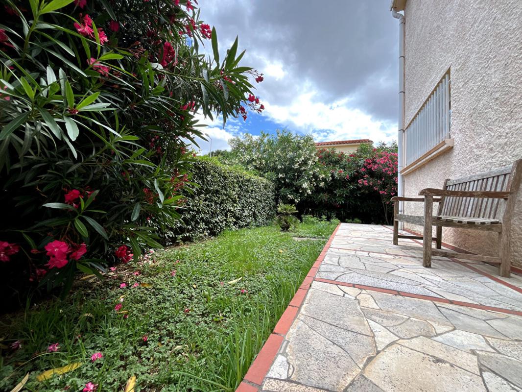 PERPIGNAN Charmante villa familiale de style Architecte de 184 m² sur un terrain 4 faces piscinable dans un secteur très calme 6