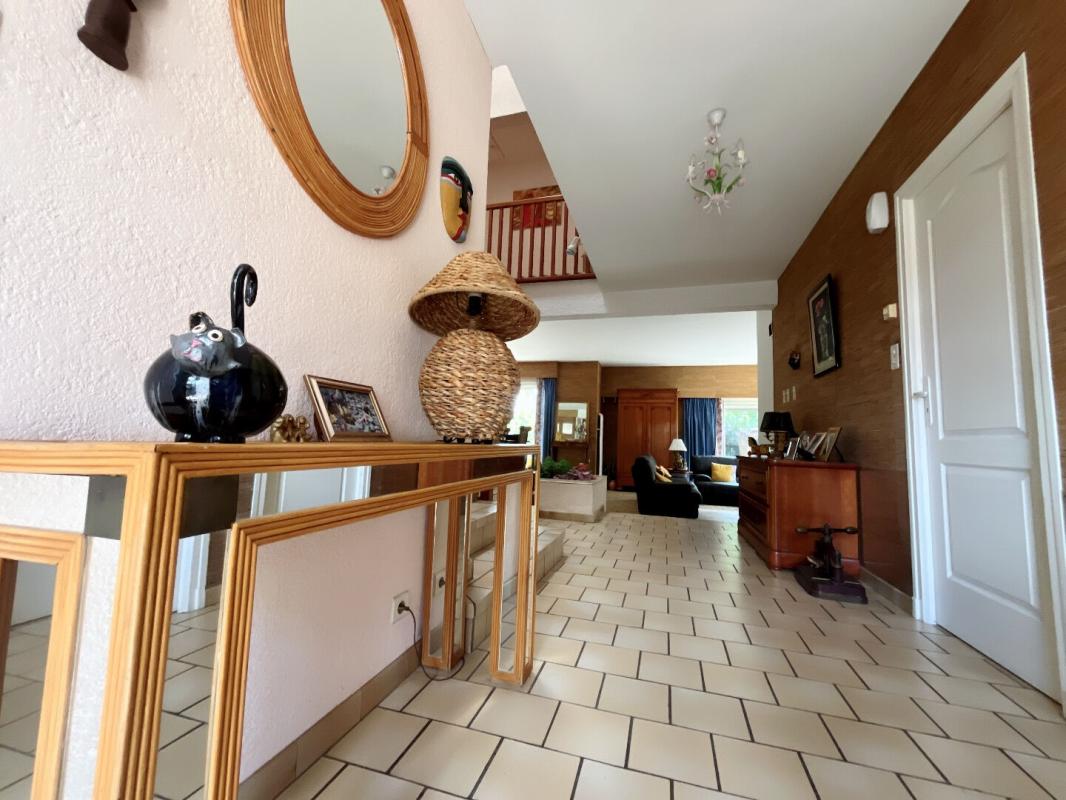PERPIGNAN Charmante villa familiale de style Architecte de 184 m² sur un terrain 4 faces piscinable dans un secteur très calme 8