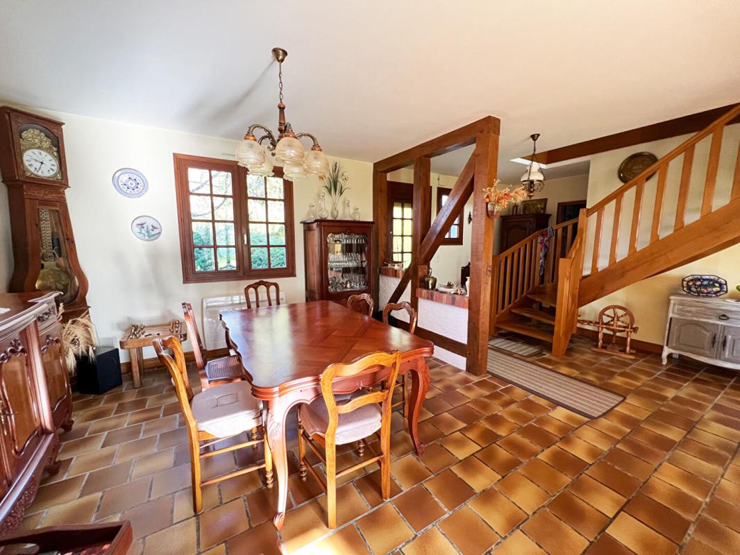VALENCAY Pavillon 5 pièces - 125 m² - 4 ch - garage et dépendances - jardin arboré 6