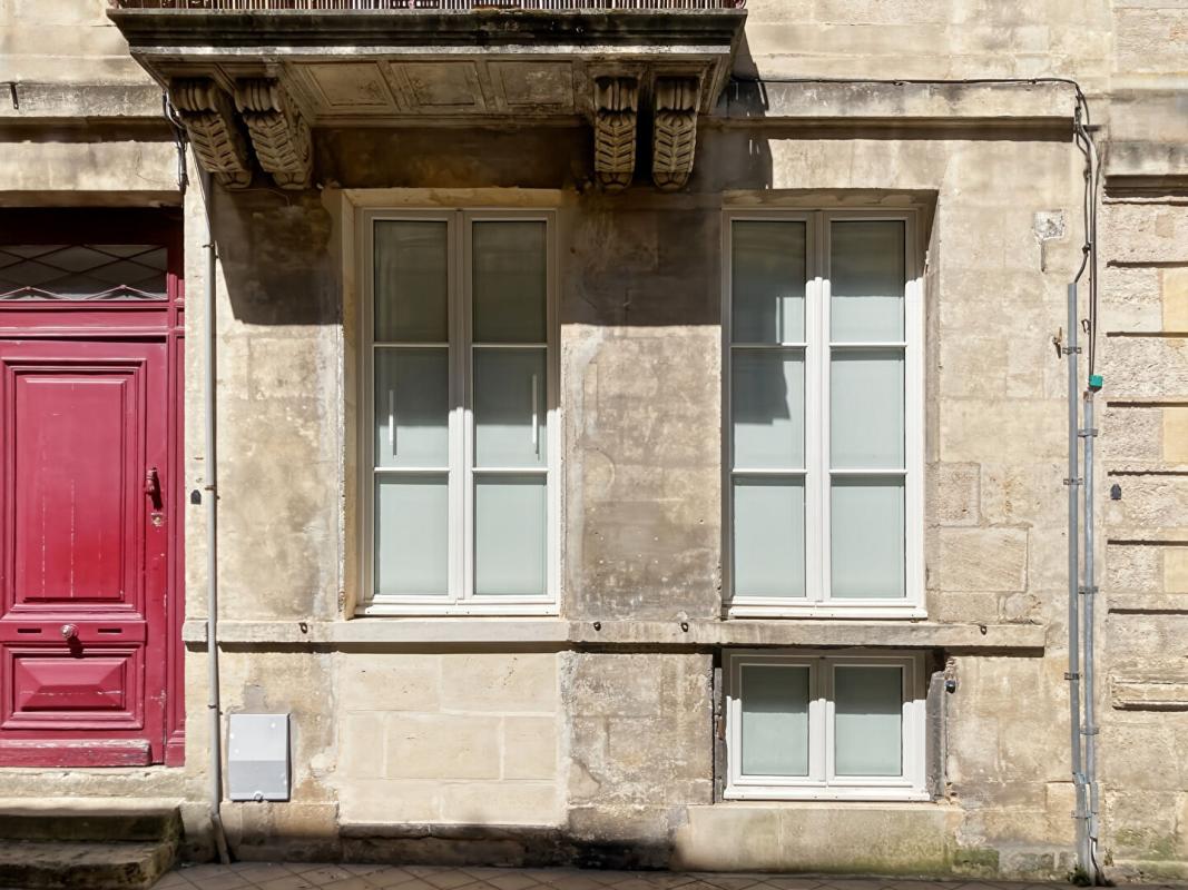 BORDEAUX Elégant appartement avec prestations haut de gamme à proximité immédiate de Pey Berland 13