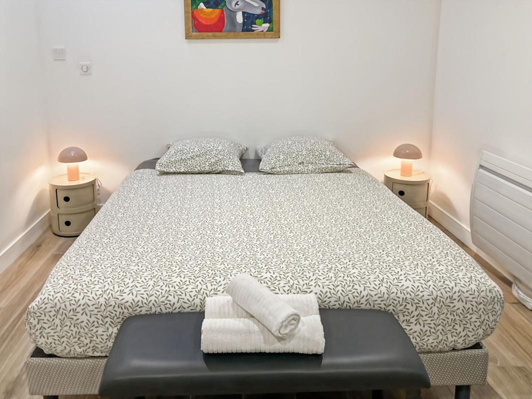 BORDEAUX Elégant appartement avec prestations haut de gamme à proximité immédiate de Pey Berland 8