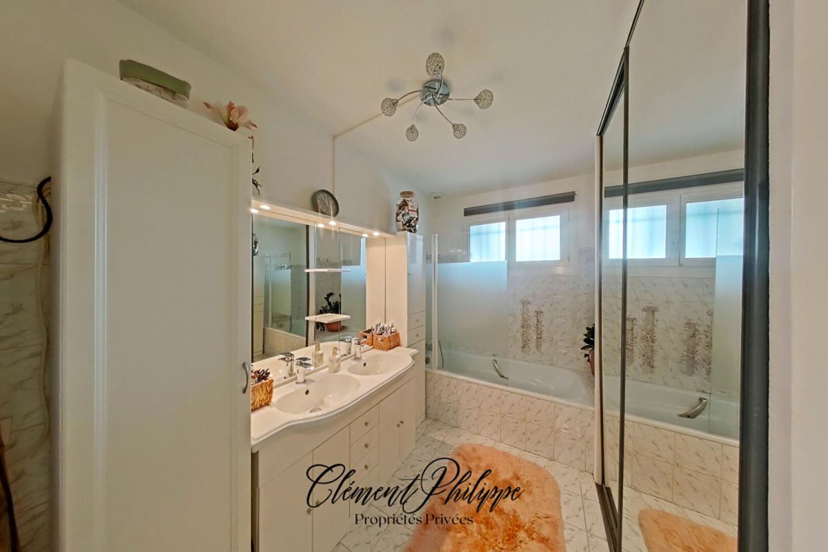 VILLEGAILHENC Villa familiale 155 m² avec piscine, 5 chambres et terrain 1 000 m² aux portes de Carcassonne 10