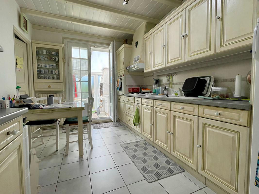 ARTIGUES-PRES-BORDEAUX Maison Artigues Pres Bordeaux 4 pièce(s) 100 m2 8