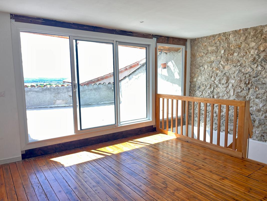 SAINT-SATURNIN-DE-LUCIAN Maison de village traversante avec terrasse et atelier 14
