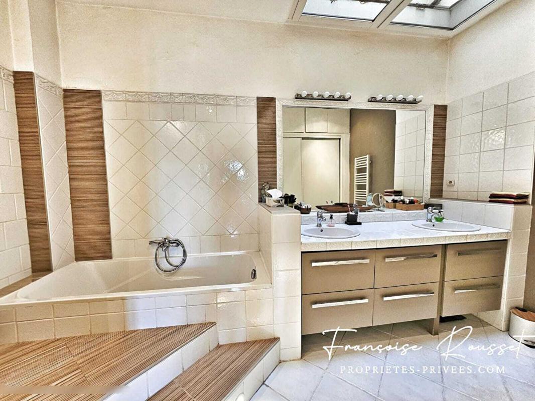 FABREGUES APPARTEMENT T4 136M², 40m² TERRASSE et GARAGE à FABREGUES 10