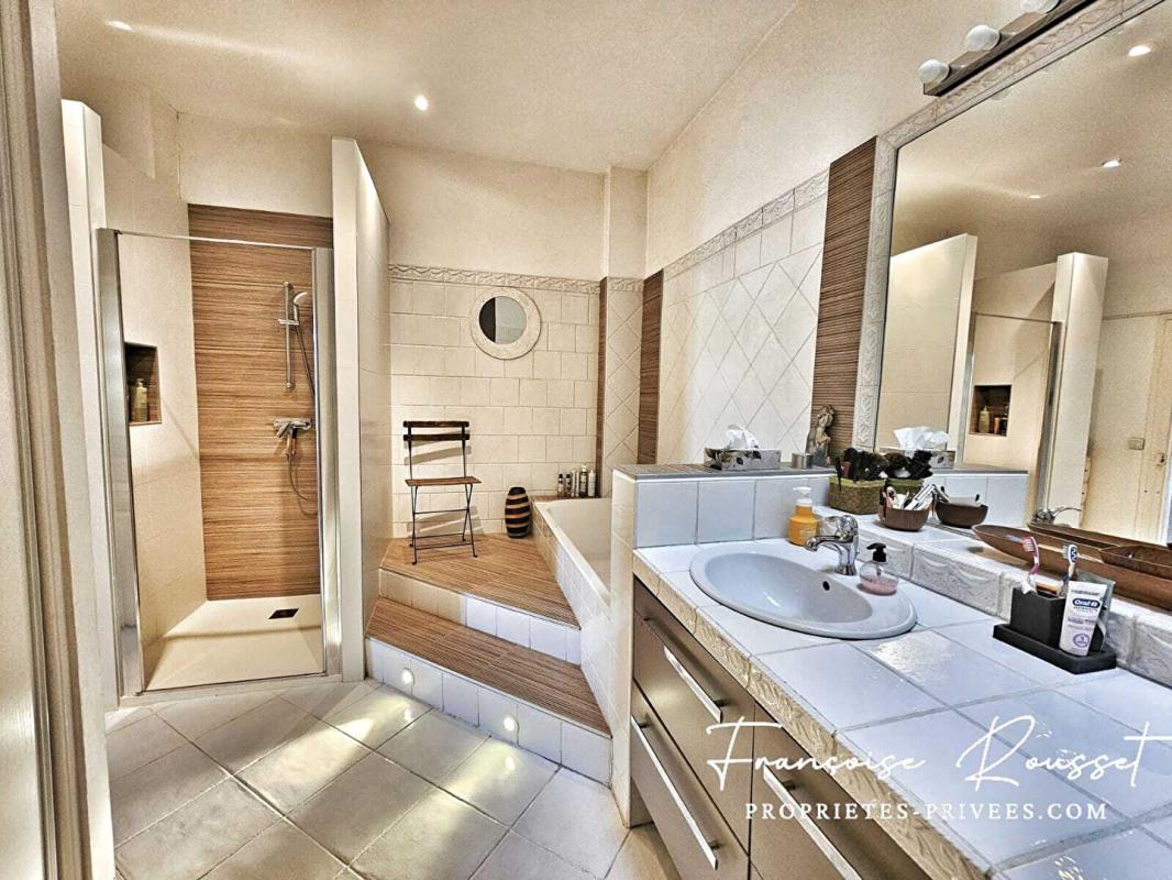 FABREGUES APPARTEMENT T4 136M², 40m² TERRASSE et GARAGE à FABREGUES 9