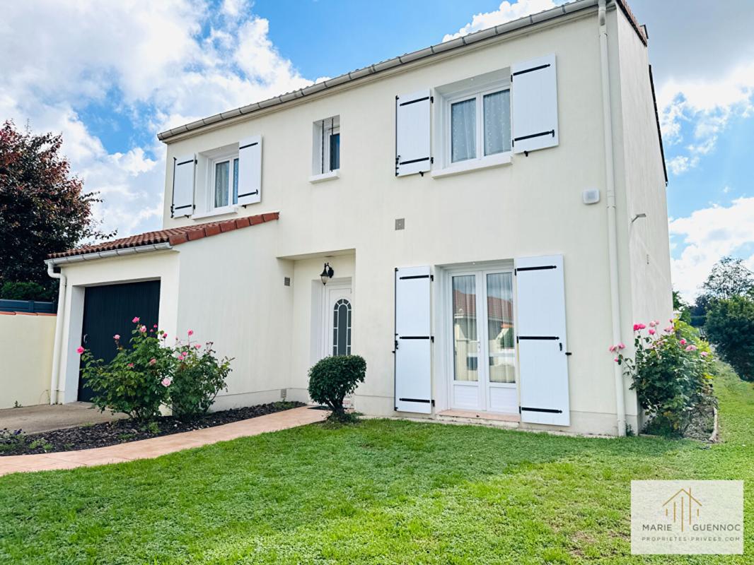 BASSE-GOULAINE Maison familiale de 6 pièces tout à pied avec garage et atelier 1