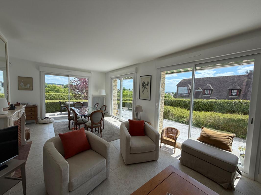 TOUQUES Ravissante maison de 4 pièces avec sous-sol total idéalement situé 8