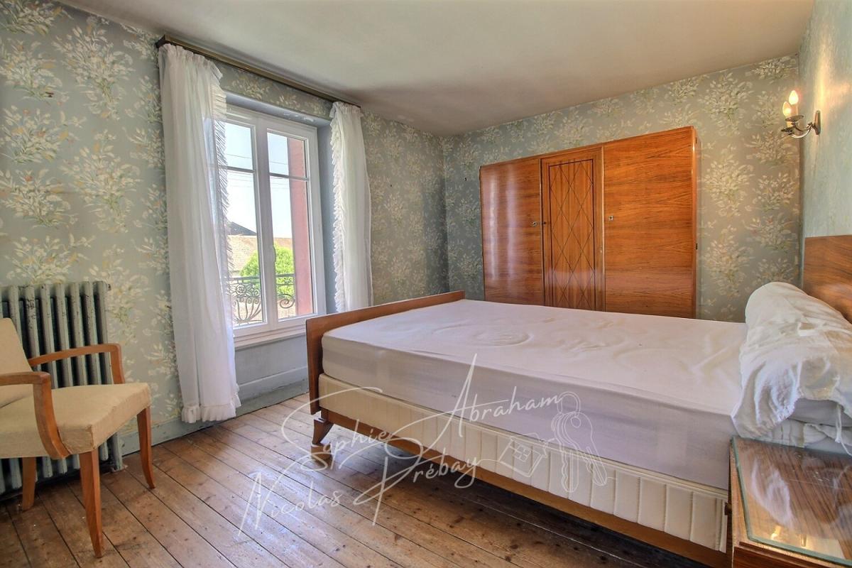 GRENEVILLE-EN-BEAUCE Maison de 4 pièces, 3 chambres avec jardinet 8