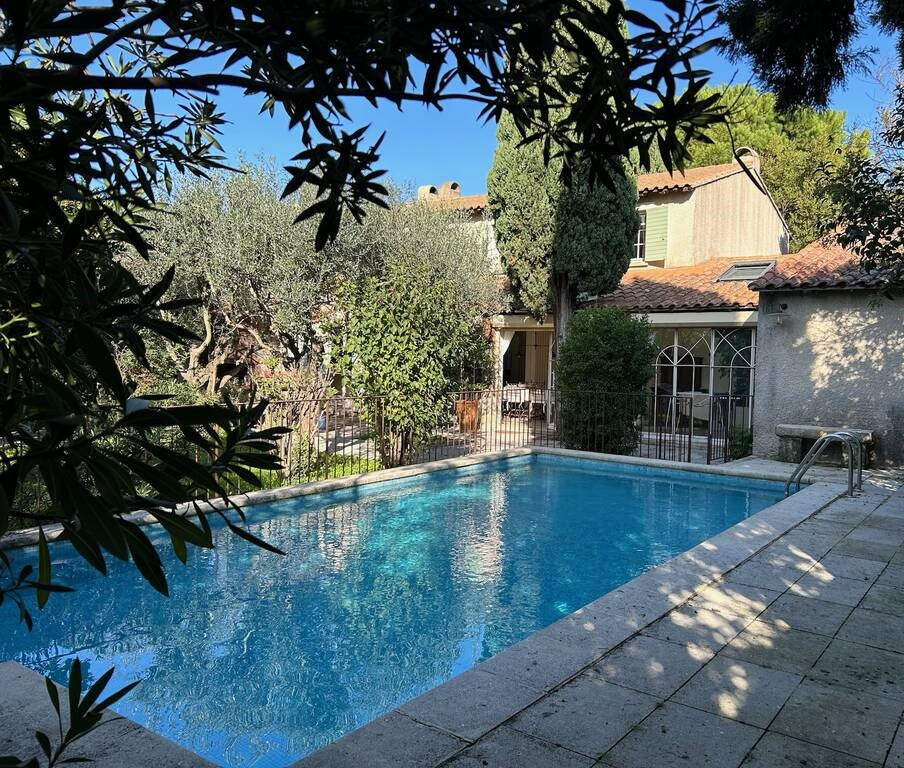 AVIGNON Maison 7 pièce(s) 211 m2 1