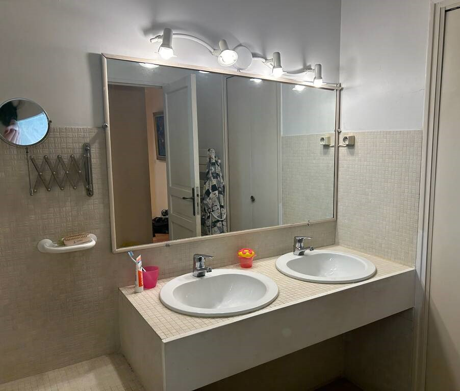 AVIGNON Maison 7 pièce(s) 211 m2 7
