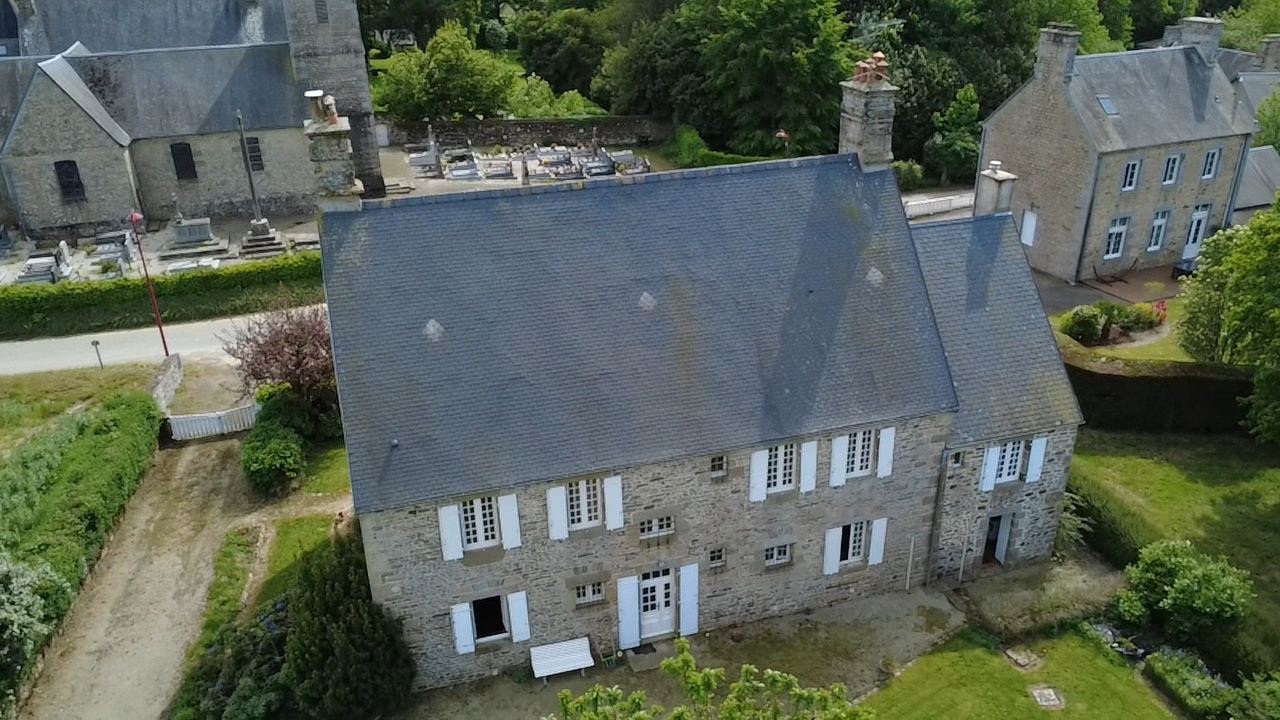SAINT-NICOLAS-DES-BOIS Maison de caractère, 6 chambres, à St Nicolas des Bois 17