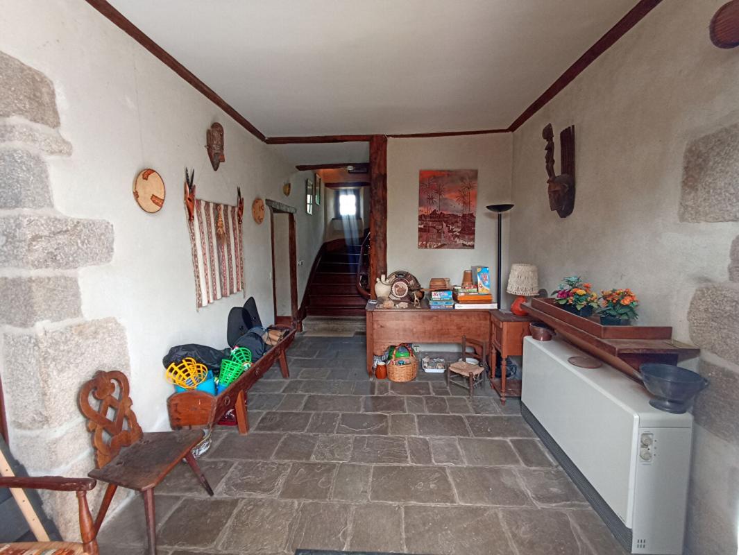 SAINT-NICOLAS-DES-BOIS Maison de caractère, 6 chambres, à St Nicolas des Bois 2