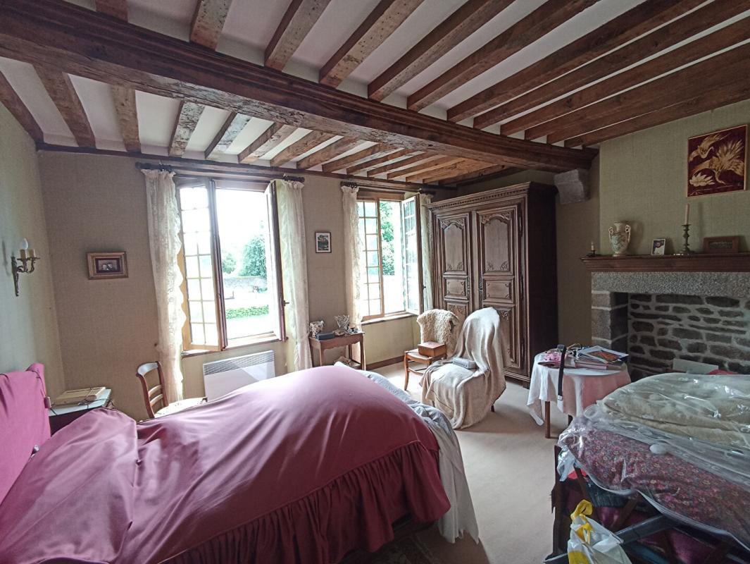 SAINT-NICOLAS-DES-BOIS Maison de caractère, 6 chambres, à St Nicolas des Bois 7