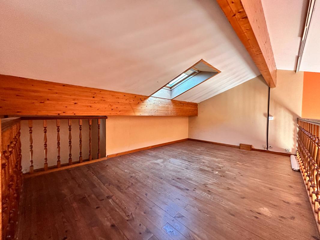 AGEN Appartement  3 pièce(s) 111.12 m2 16
