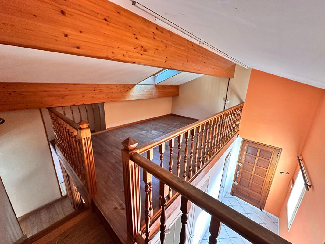 AGEN Appartement  3 pièce(s) 111.12 m2 17