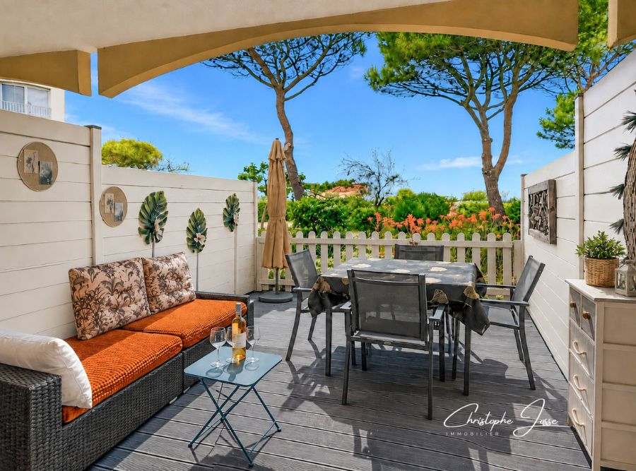 PORT LEUCATE Appartement rénové meublé avec terrasse de 14 m², jardin et accès direct plage et piscine 1
