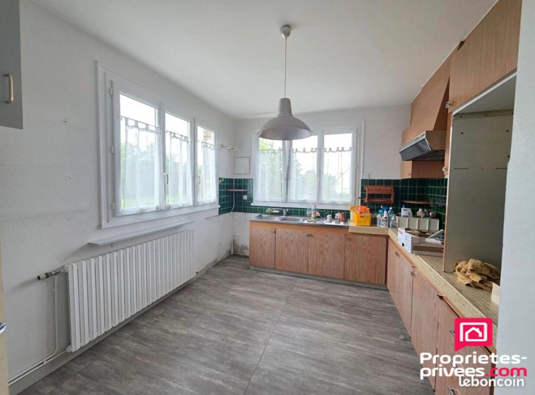 SAINT-SYLVAIN-D'ANJOU Maison Saint Sylvain d'Anjou 4 chambres sous sol 721m2 terrain 2