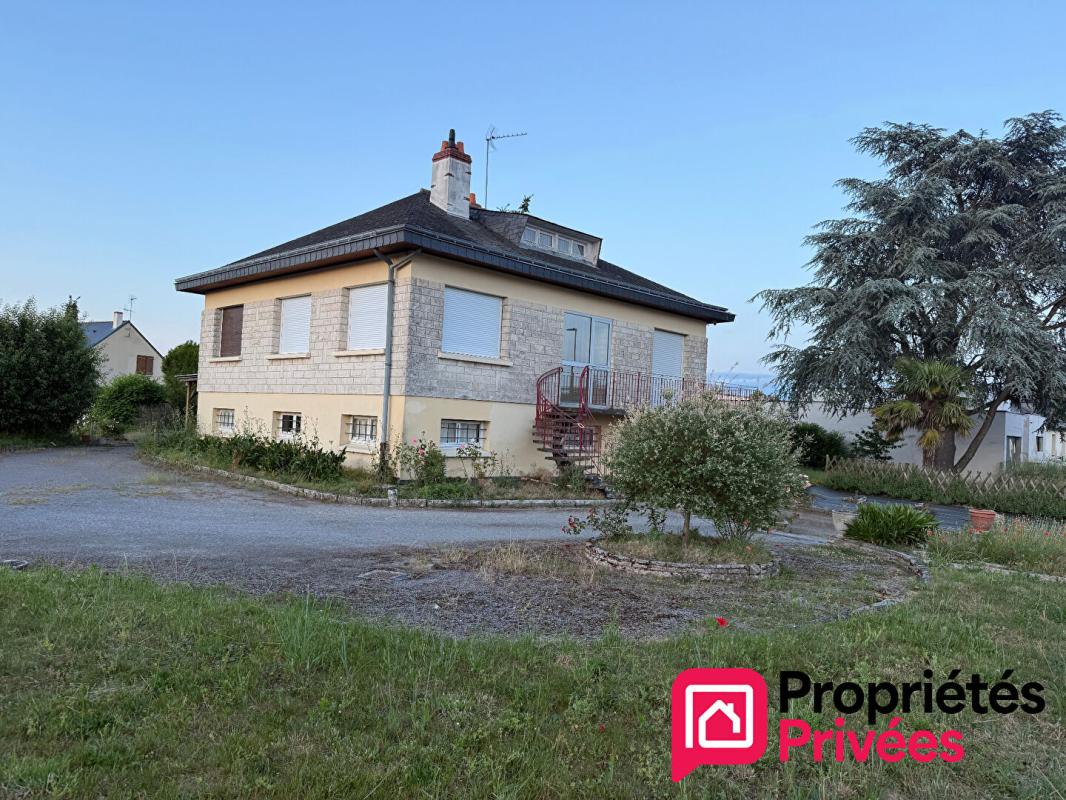 SAINT-SYLVAIN-D'ANJOU Maison Saint Sylvain d'Anjou 4 chambres sous sol 721m2 terrain 6