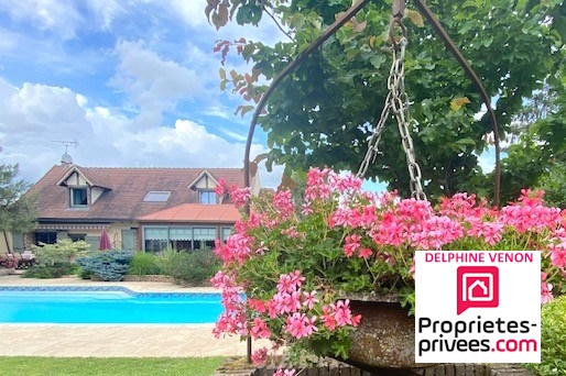 CHATEAUNEUF-SUR-LOIRE Propriété avec piscine à 2 pas de la Loire sur un parc arboré de 8900 m² à Germigny Des Prés 1