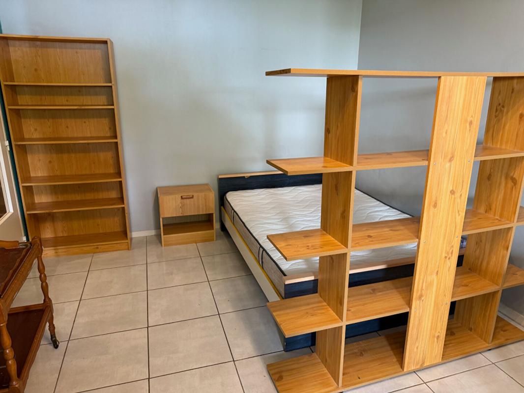 DIJON Appartement Dijon T2 environ 35m2 ,1 pièce à vivre de 23m2  rez de jardin très calme et agréable 9