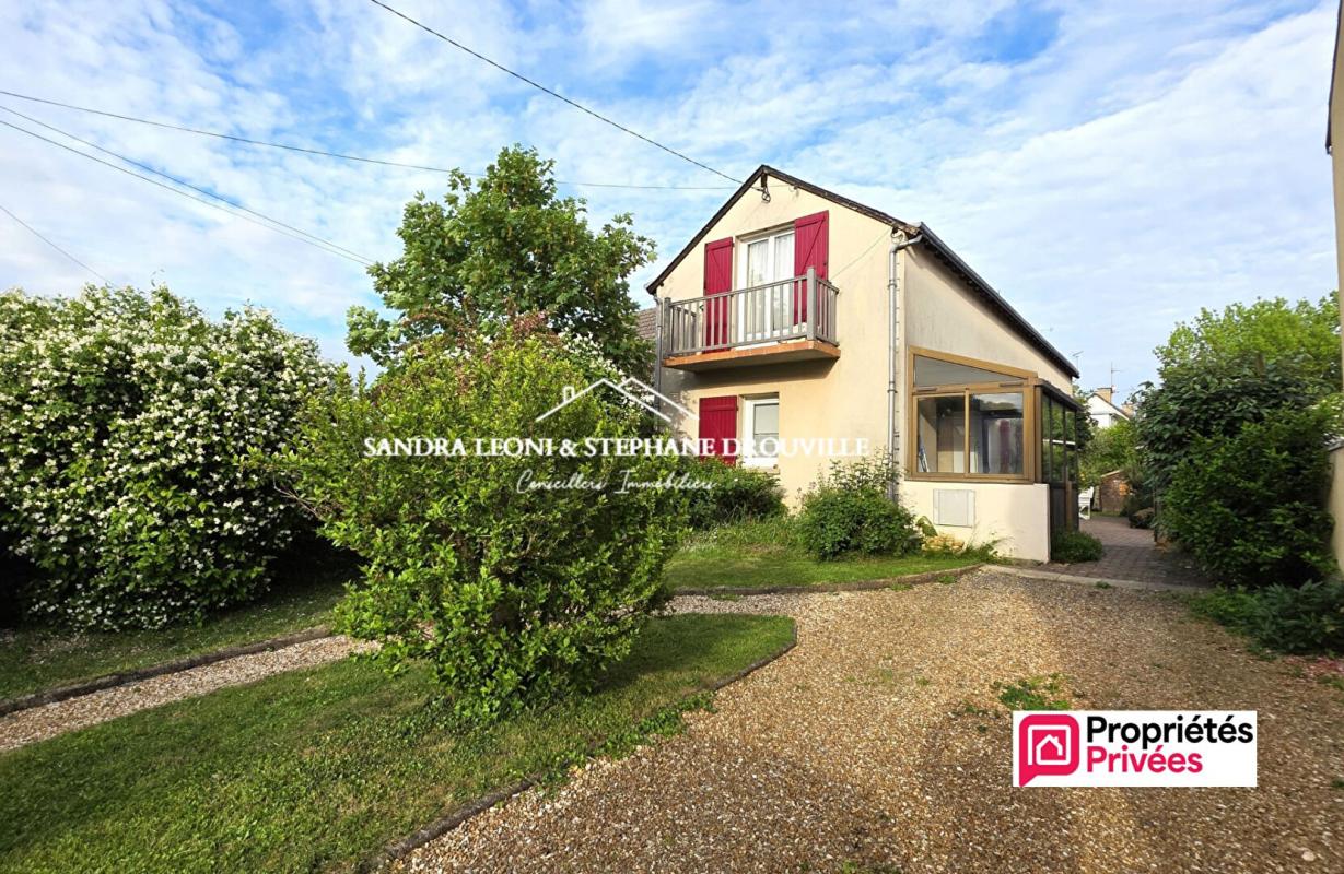 CHARTRES PROCHE CHARTRES - LUCE CHARMANTE MAISON 124 m2, 3 chambres 1