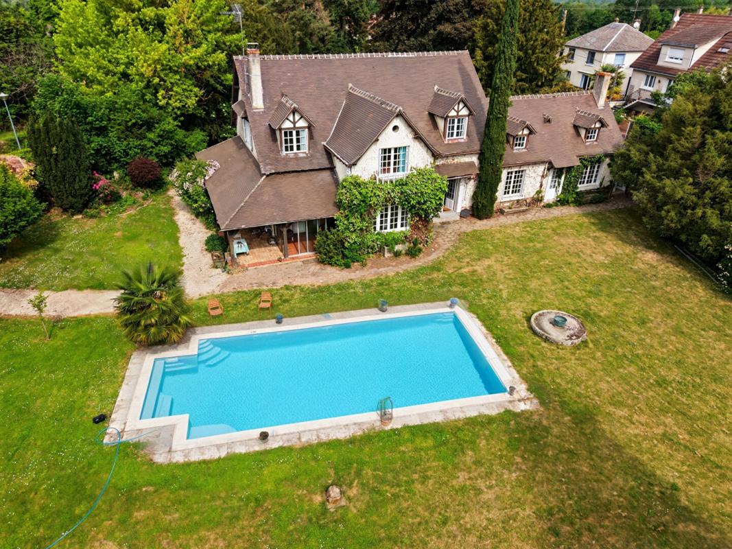 MONTGIVRAY Élégante propriété 252m2 avec parc arboré, piscine à Montgivray 1