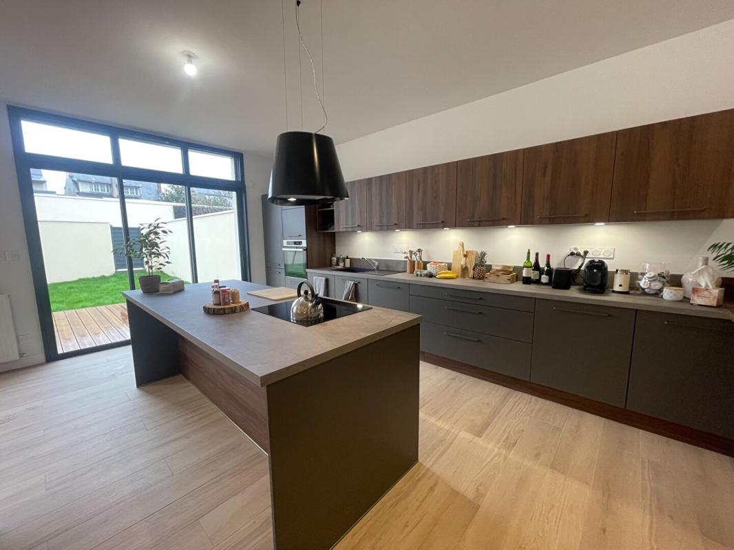 LE MANS Maison  Le Mans ( 8 pièces ) 222m2 8