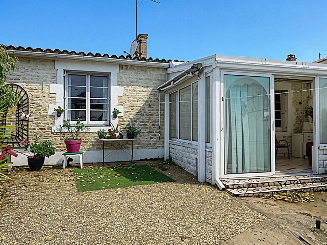 SALLES-SUR-MER Charmante maison en pierre de plain pied centre village 83 m2 avec garage 10