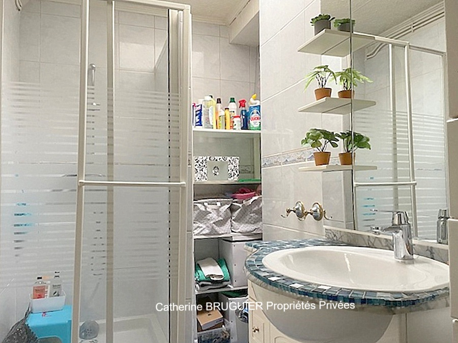 SALLES-SUR-MER Charmante maison en pierre de plain pied centre village 83 m2 avec garage 11