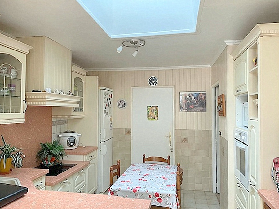 SALLES-SUR-MER Charmante maison en pierre de plain pied centre village 83 m2 avec garage 13