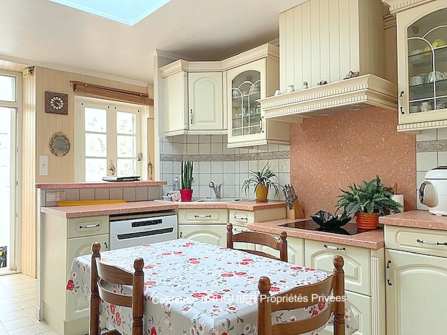 SALLES-SUR-MER Charmante maison en pierre de plain pied centre village 83 m2 avec garage 6