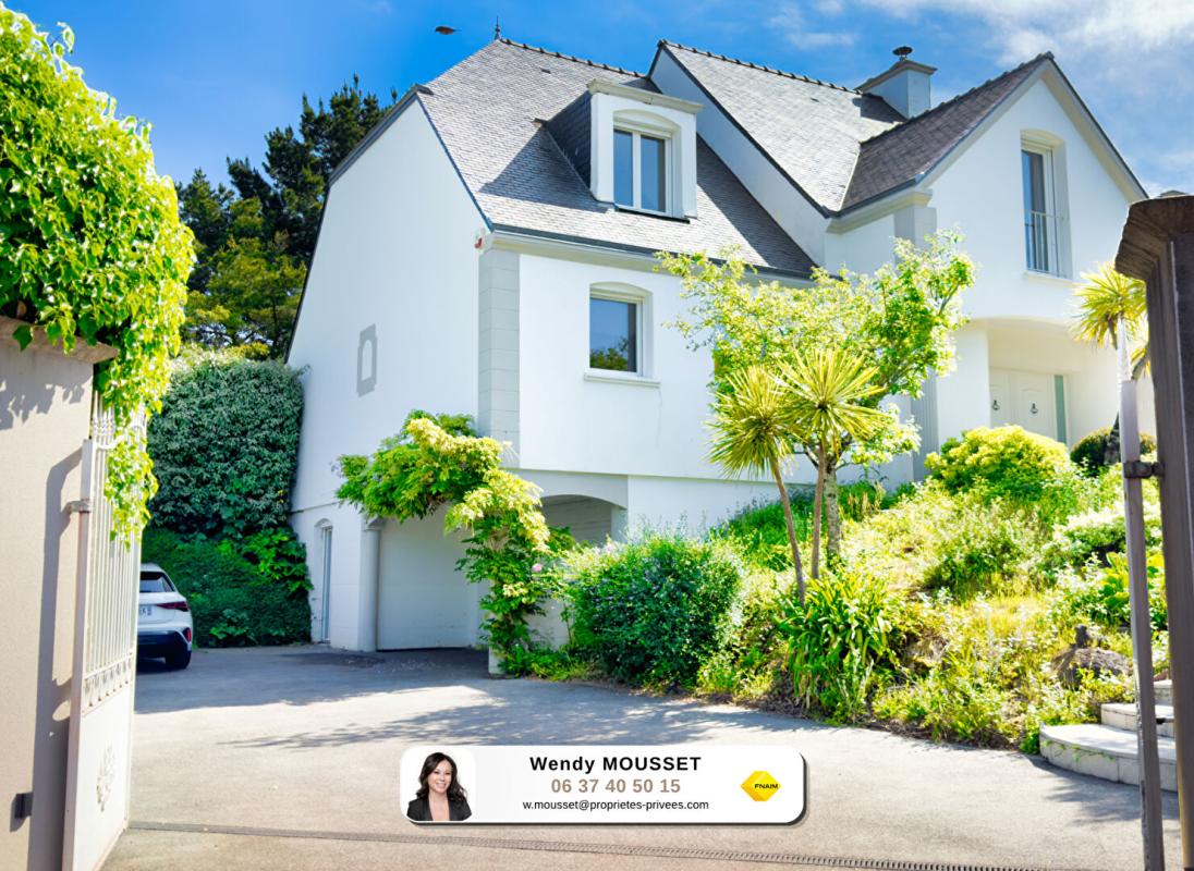 THEIX Villa bourgeoise de 285 m² avec immense sous-sol ? Aux portes de Vannes ? Secteur Saint-Goustan/Golf à Theix-Noyalo 1